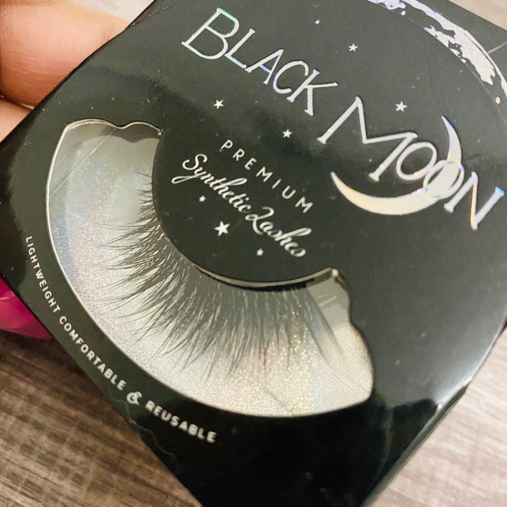 Premium synthetic lashes
